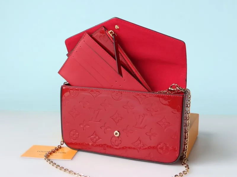LV Wallets-984 - Image 3