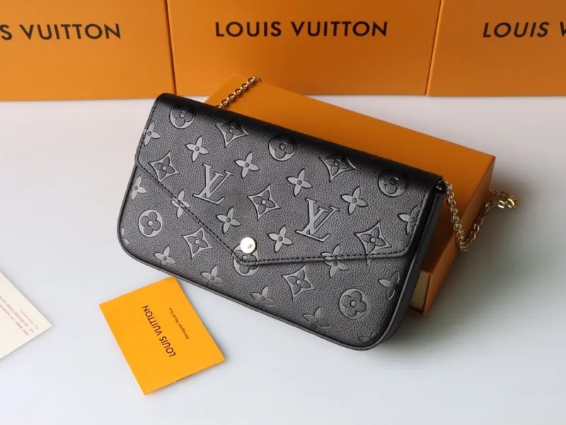 Alternative view of LV Wallets-987