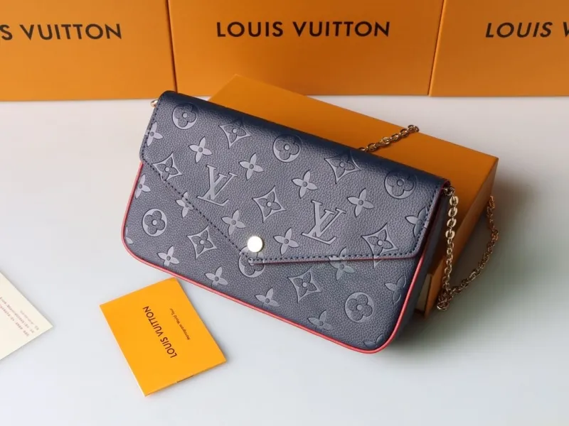 Alternative view of LV Wallets-988