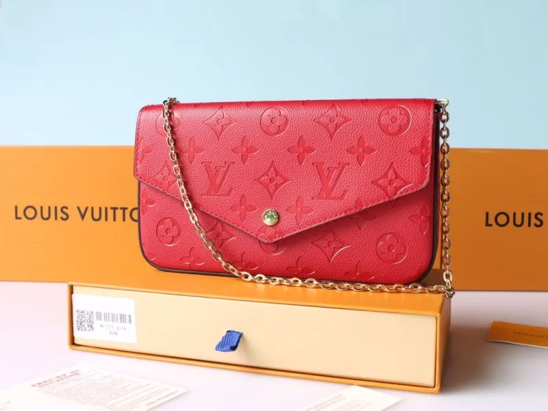 LV Wallets-989