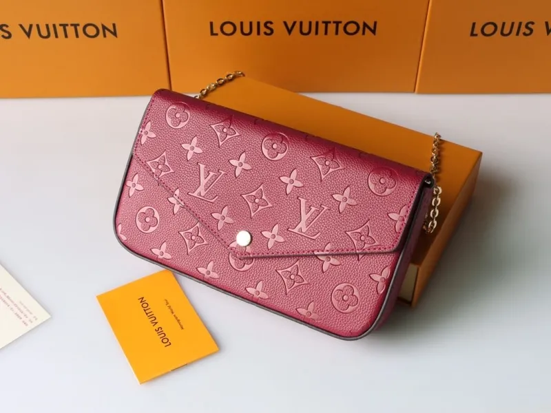 Alternative view of LV Wallets-991