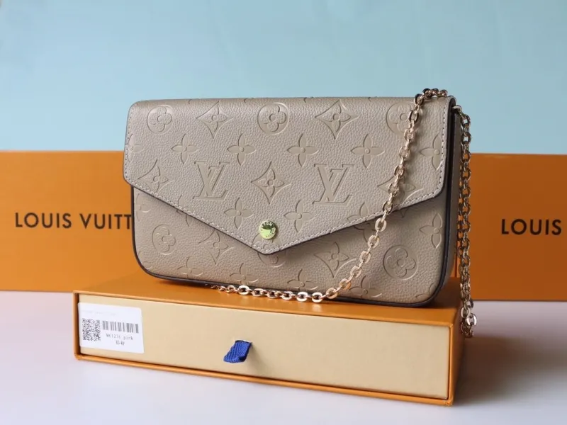 LV Wallets-992