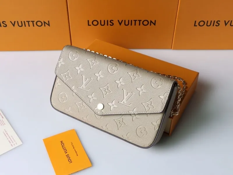 Alternative view of LV Wallets-992