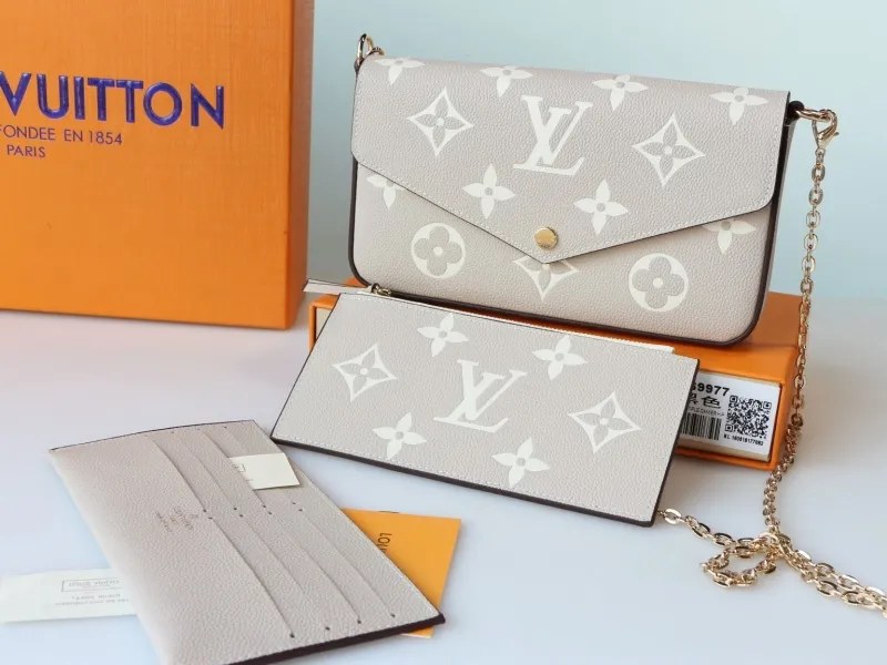 LV Wallets-993