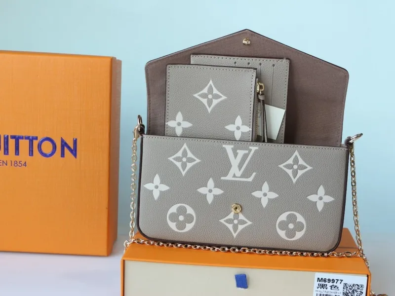 LV Wallets-994 - Image 3