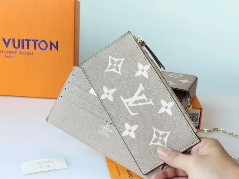 LV Wallets-994 - Image 5