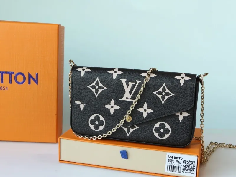 LV Wallets-995