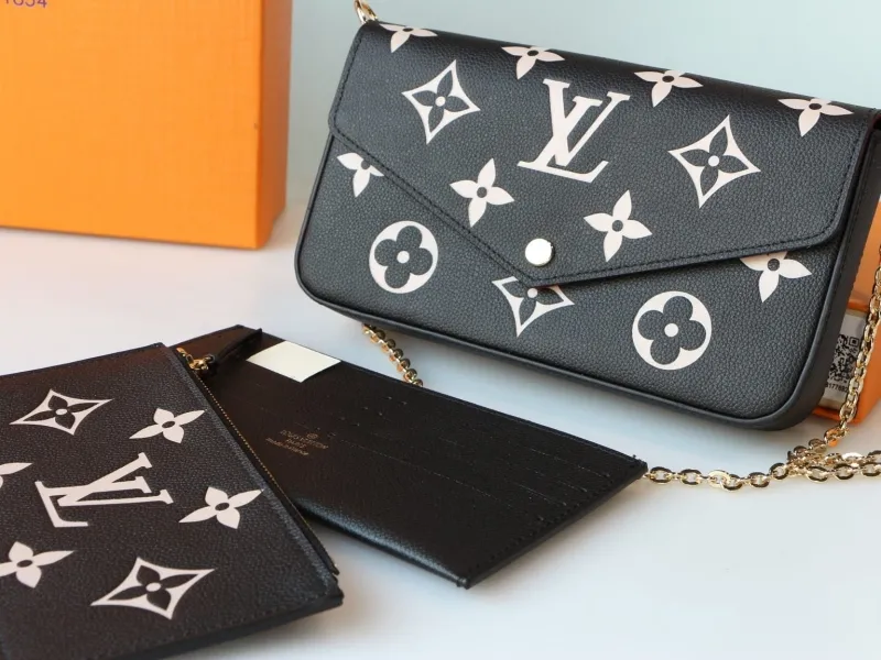 LV Wallets-995 - Image 5