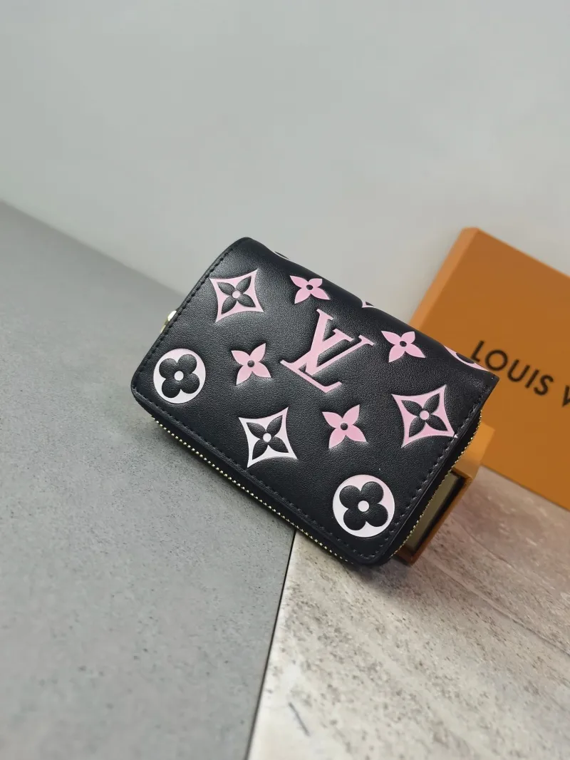 Alternative view of LV Wallets-996