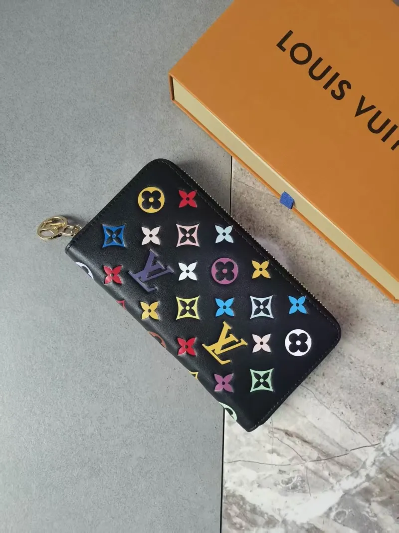 LV Wallets-998 - Image 3