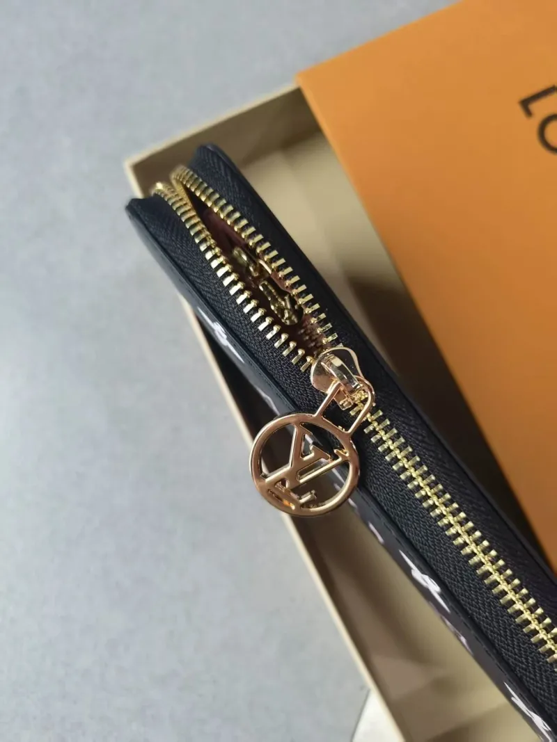 LV Wallets-999 - Image 4