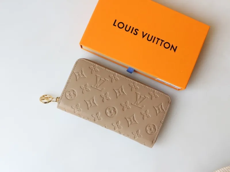 LV Wallets-1000 - Image 3