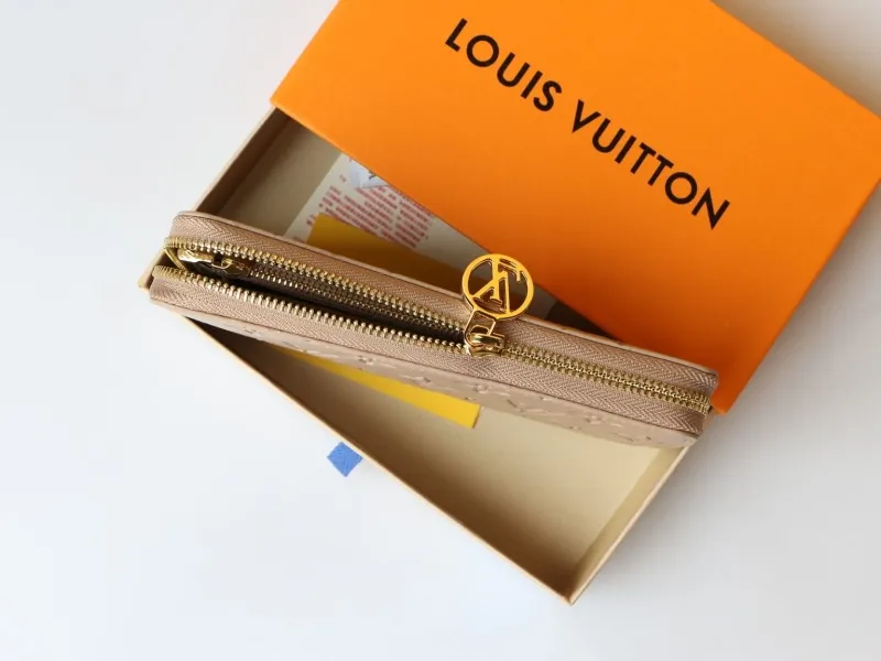 LV Wallets-1000 - Image 7