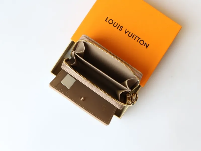 LV Wallets-1002 - Image 6