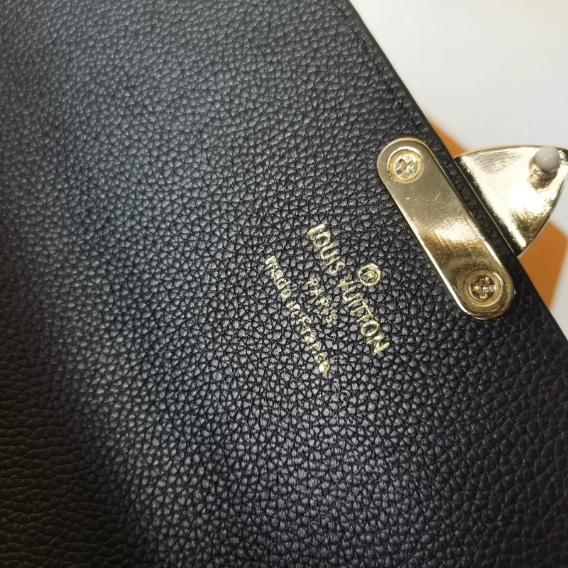 LV Wallets-1006 - Image 9