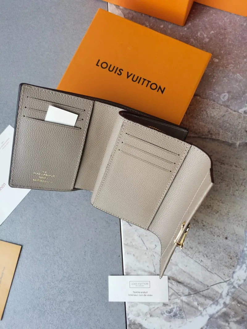 LV Wallets-1009 - Image 5