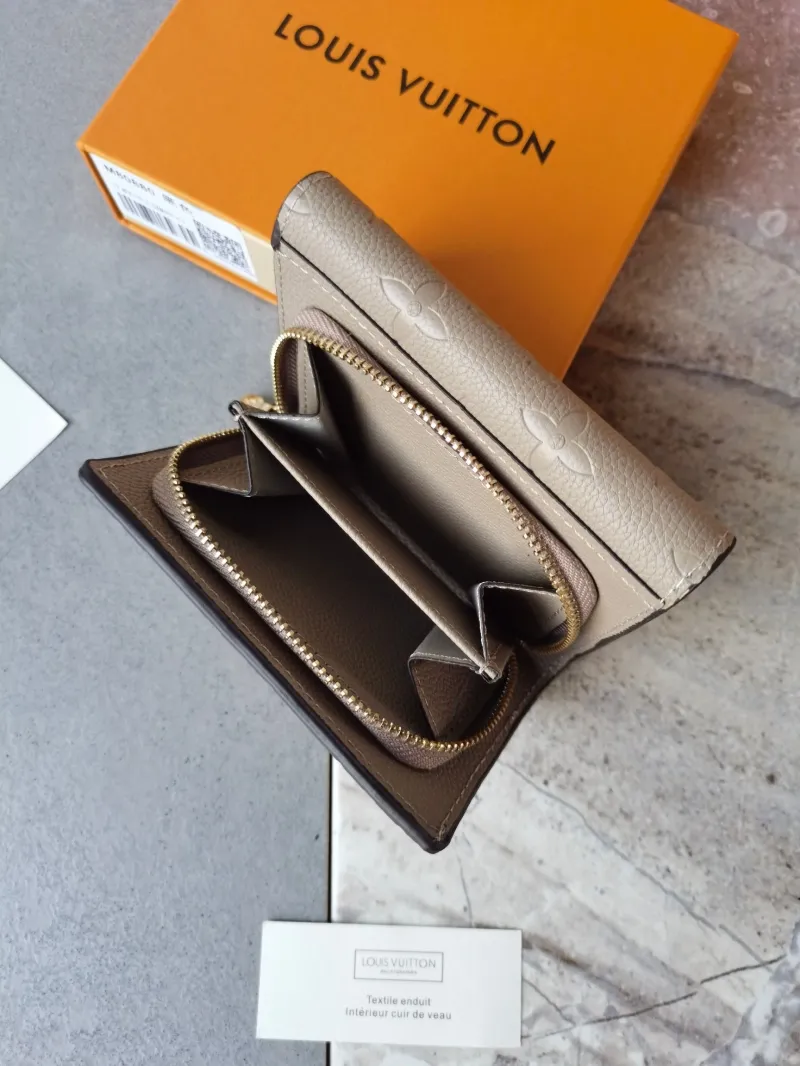 LV Wallets-1009 - Image 7