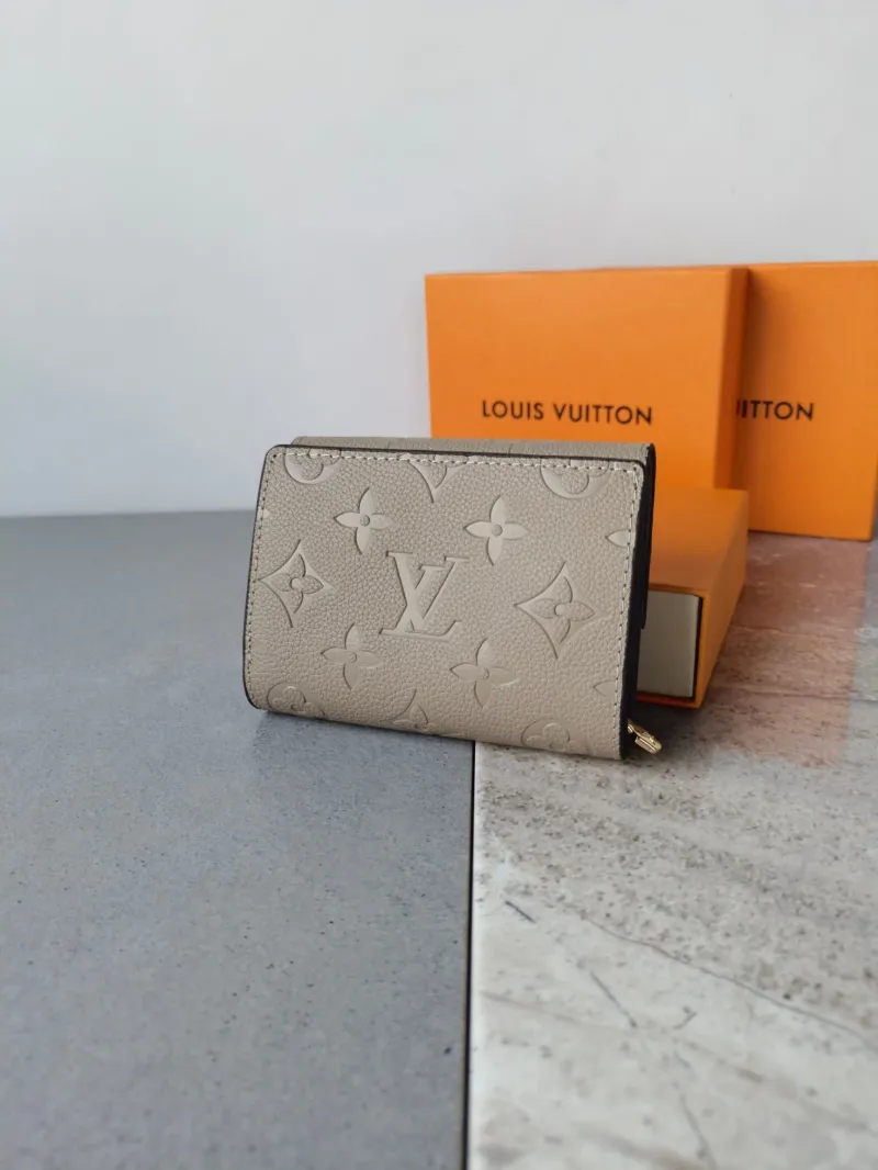 LV Wallets-1009 - Image 9