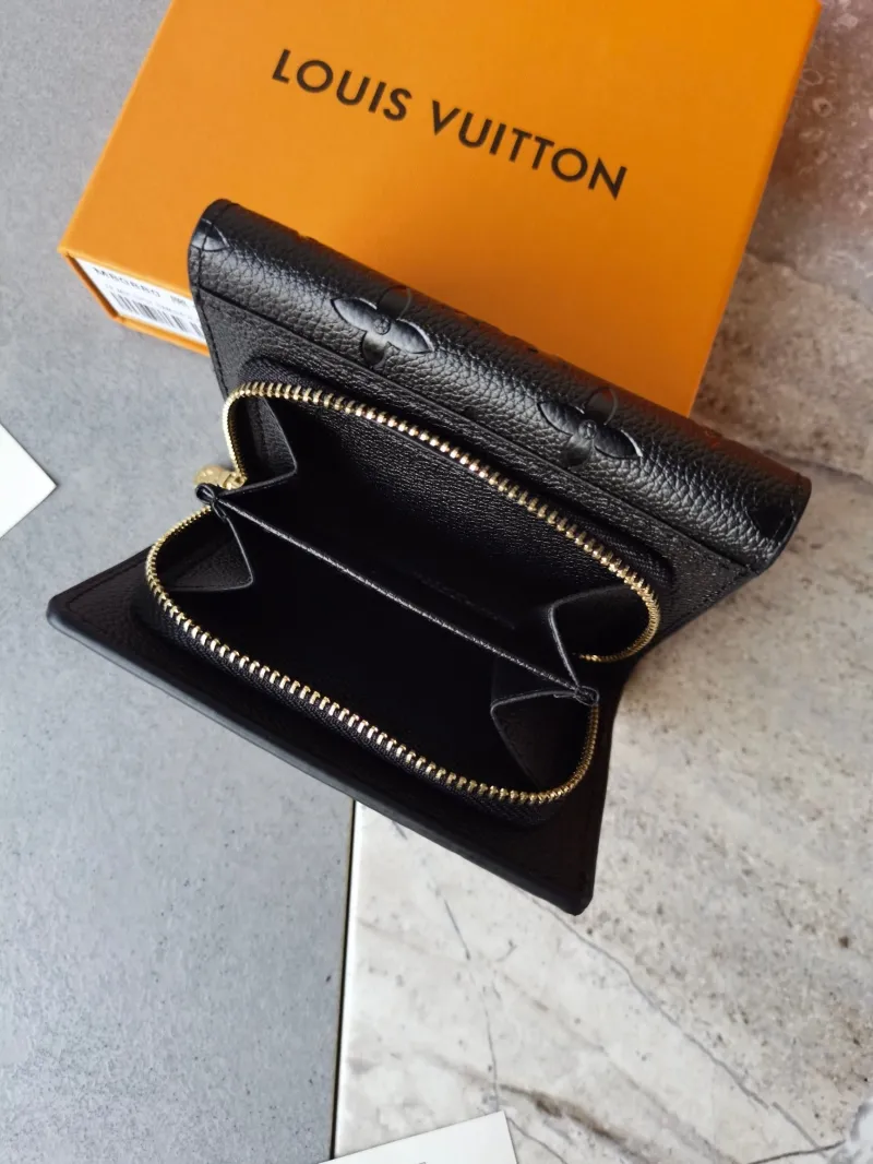 LV Wallets-1010 - Image 4