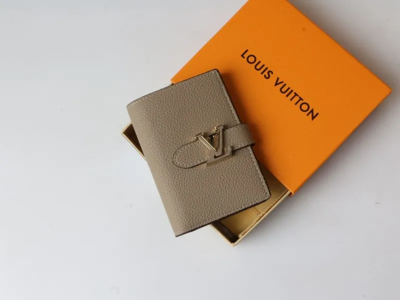 Alternative view of LV Wallets-1011