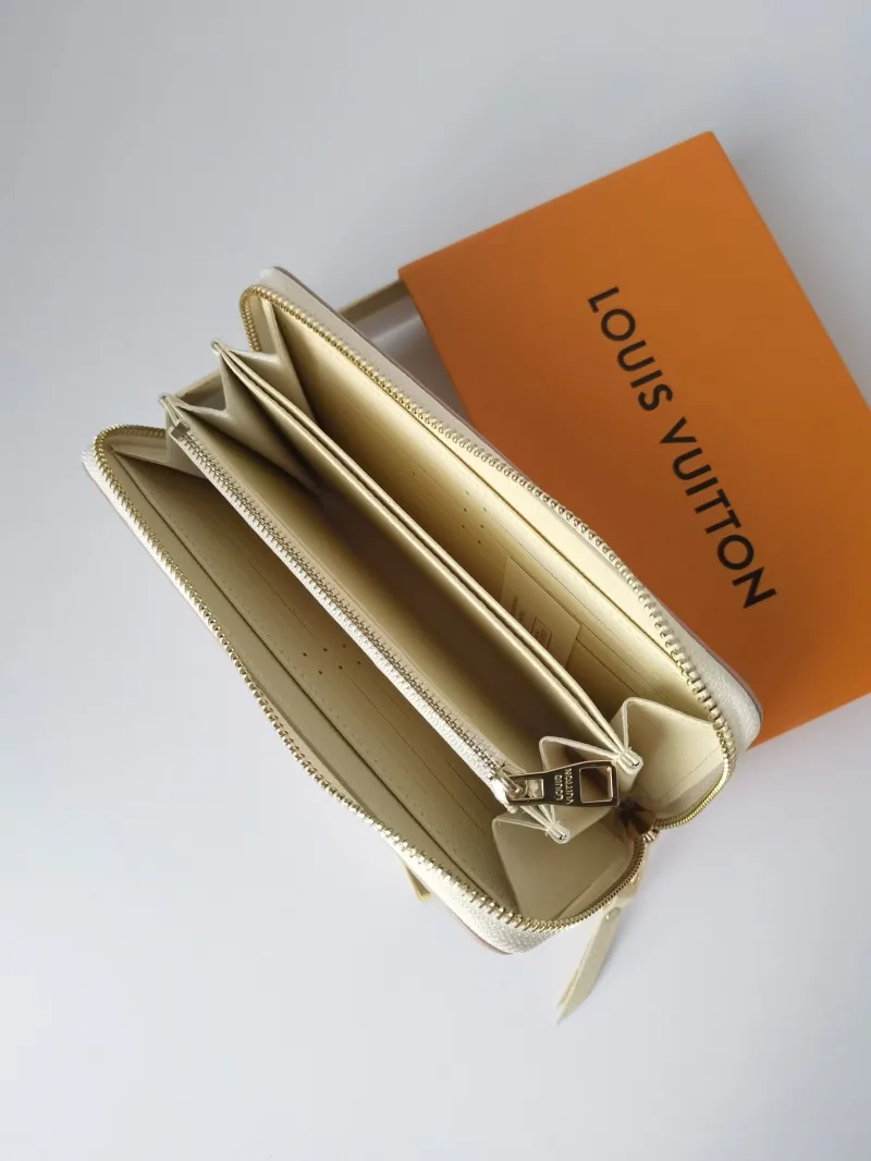 LV Wallets-1015 - Image 6