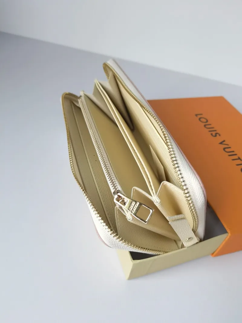 LV Wallets-1015 - Image 8