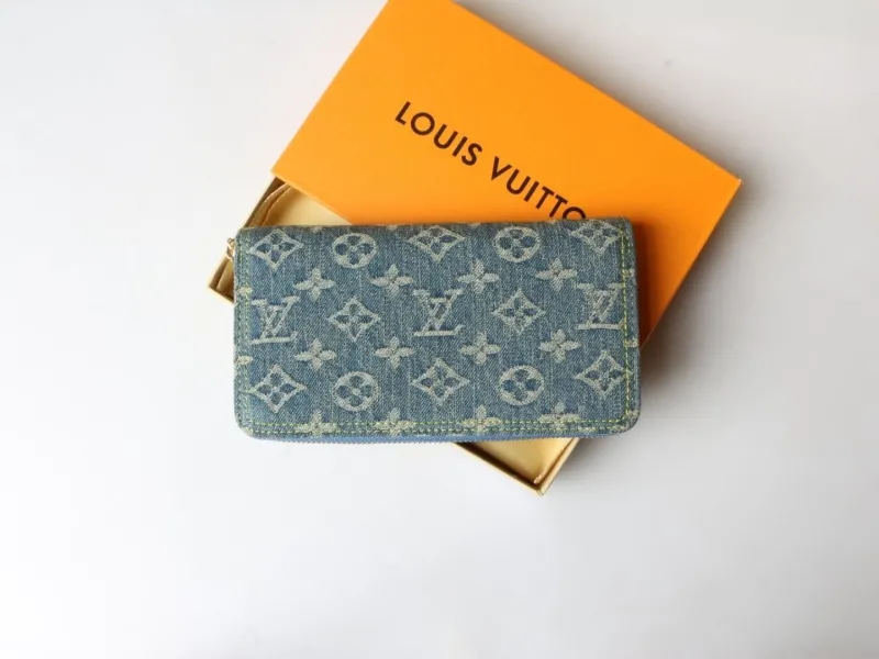 LV Wallets-1019 - Image 5