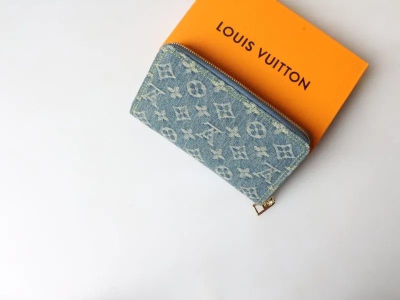 LV Wallets-1019 - Image 6