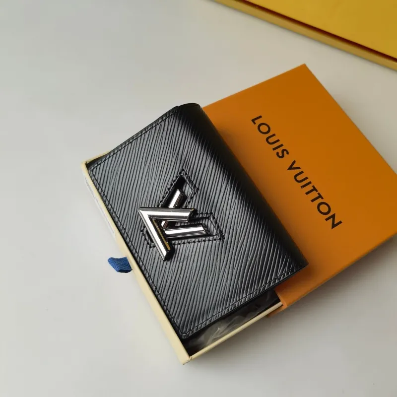 LV Wallets-1021