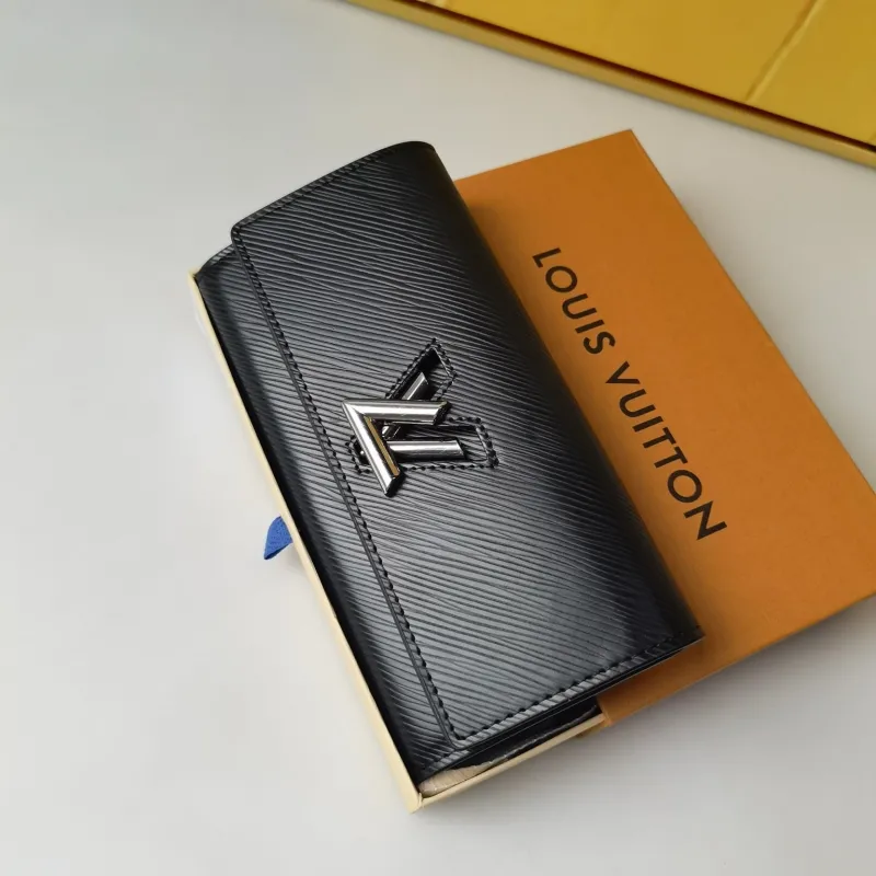 Alternative view of LV Wallets-1022