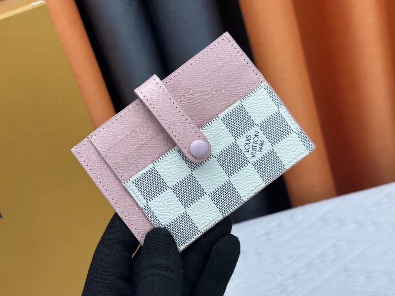 LV Wallets-1032