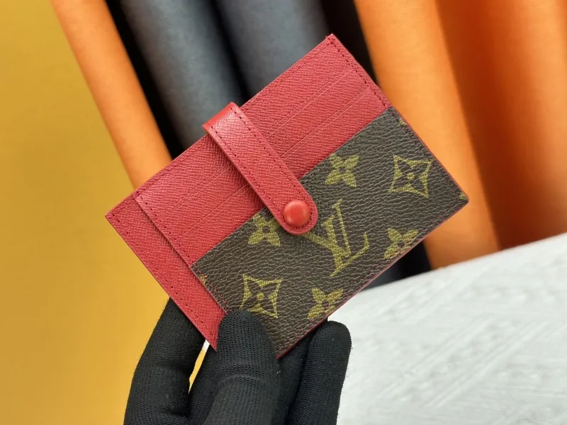 LV Wallets-1035
