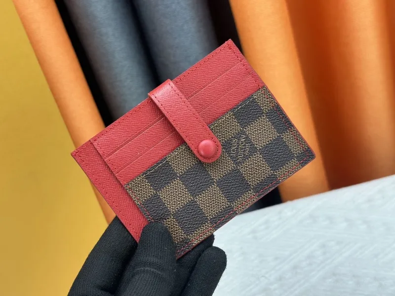 LV Wallets-1036