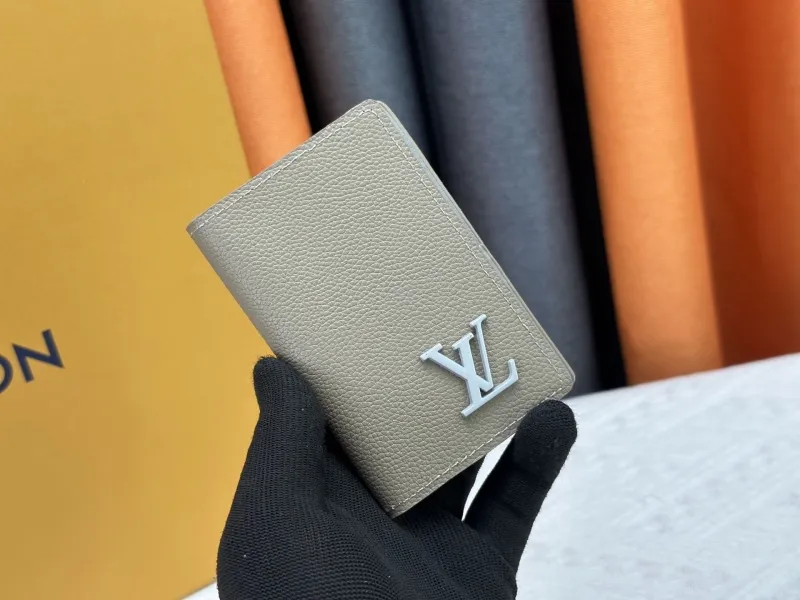 LV Wallets-1040