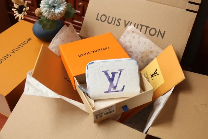 LV Wallets-1041