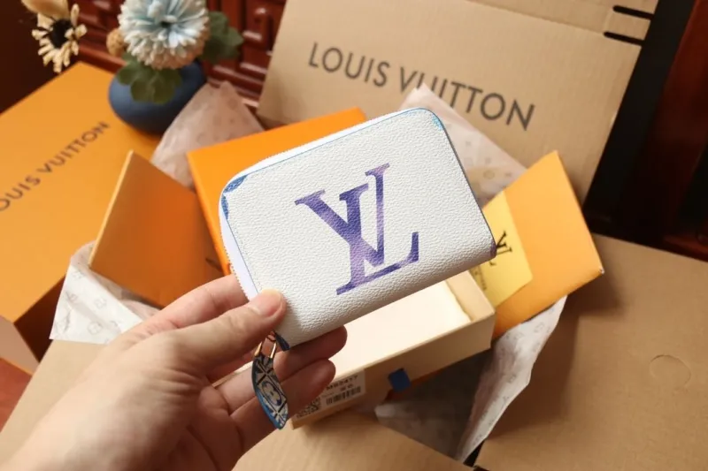 LV Wallets-1041 - Image 3