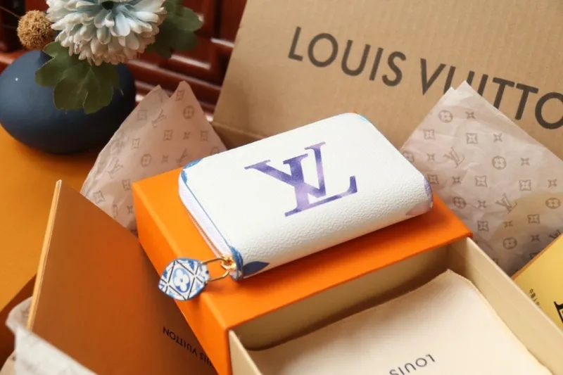 LV Wallets-1041 - Image 7