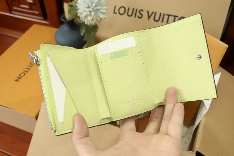 LV Wallets-1042 - Image 4