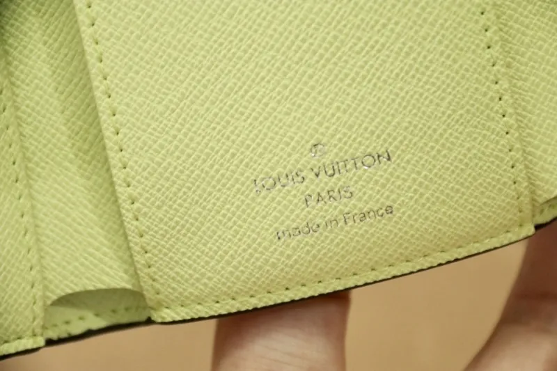 LV Wallets-1042 - Image 5