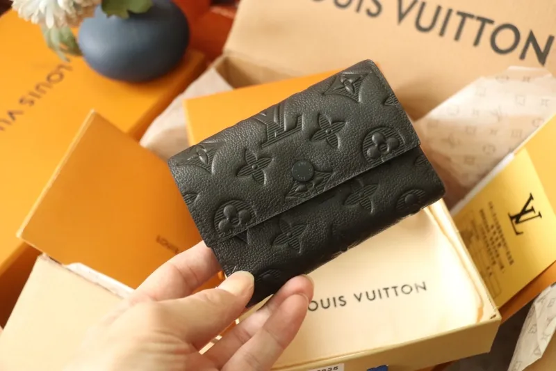 LV Wallets-1043 - Image 3