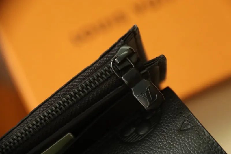 LV Wallets-1043 - Image 7