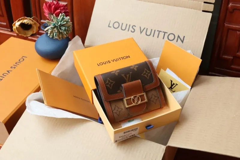 LV Wallets-1044