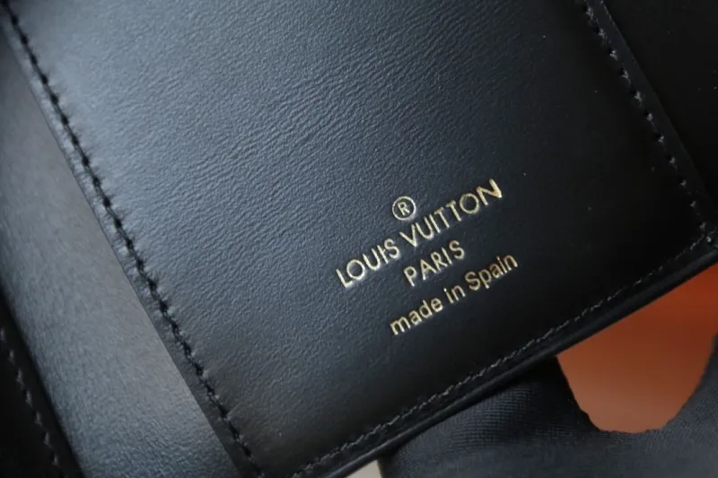 LV Wallets-1044 - Image 7