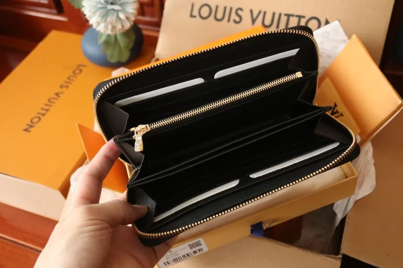 LV Wallets-1047 - Image 6