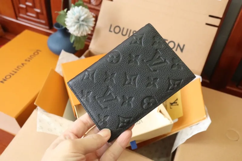 LV Wallets-1048 - Image 3