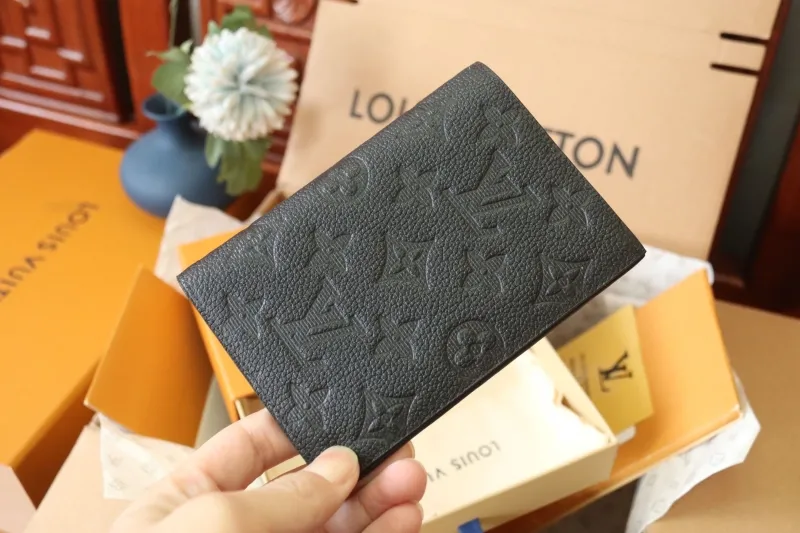 LV Wallets-1049 - Image 3