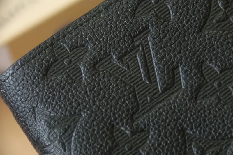 LV Wallets-1049 - Image 6