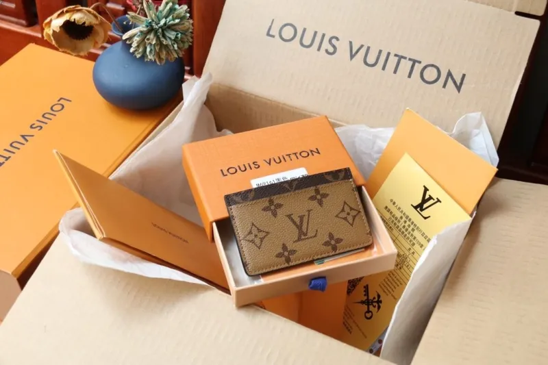 LV Wallets-1050