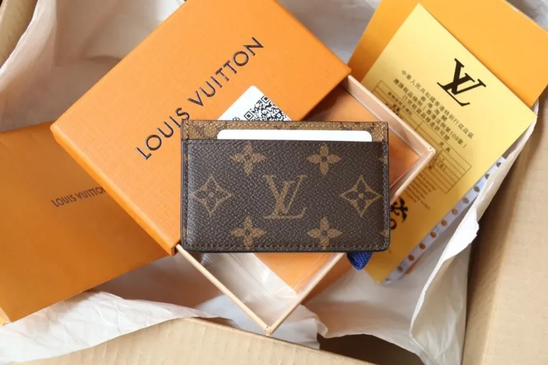LV Wallets-1050 - Image 7
