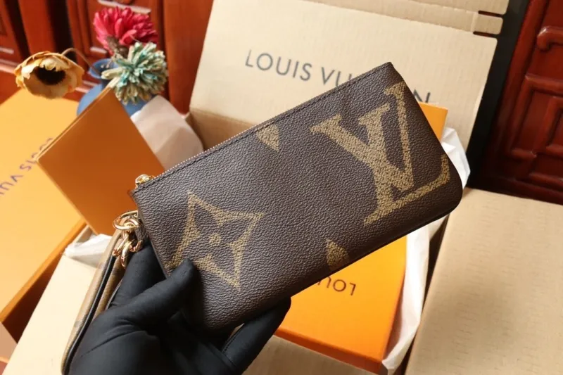 LV Wallets-1052 - Image 4